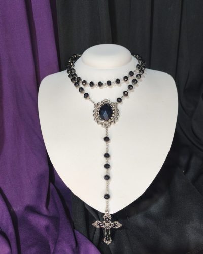 colar-rosario-gotico-contas-pretas-cruz-vitoriana.jpg