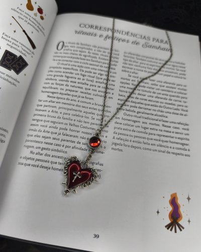 colar-gotico-coracao-rubro-pingente-vermelho-prata.jpg